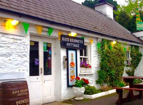 9 BEST Pubs in Killarney (Trad Pubs Ye'll LOVE)