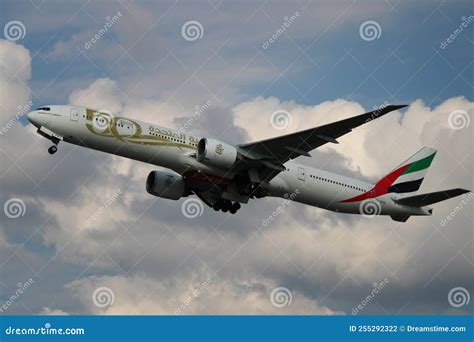 Emirates Boeing 777 Takeoff at Budapest Editorial Photography - Image ...