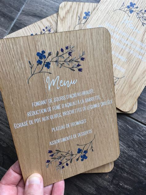 Menu En Bois Fleurs Bleues Design By Hibrido