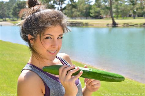 Natalie In Public Veggies By FTV Girls Erotic Beauties