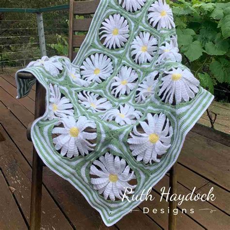 Giant Daisy Granny Square ⋆ Free Crochet Pattern ⋆ Ruth Haydock