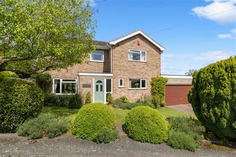 4 Bedroom Detached House For Sale In Greycroft Cambridge Close Upper