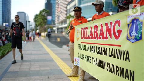 Dijaga Satpol Pp Bundaran Hi Bebas Pkl Saat Car Free Day News