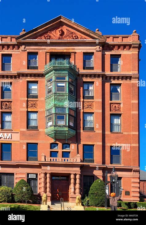 Portsmouth Nh Usa Oct 16 2018 Rockingham Hotel Is A Historic