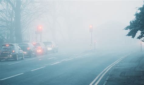 Driving In Fog When To Use Fog Lights Halfords