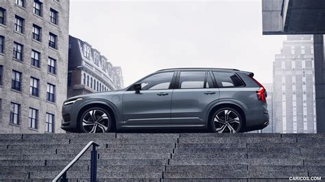 Volvo XC90 | 2020MY R-Design T8 Plug-in Hybrid (Color: Thunder Grey) | Side