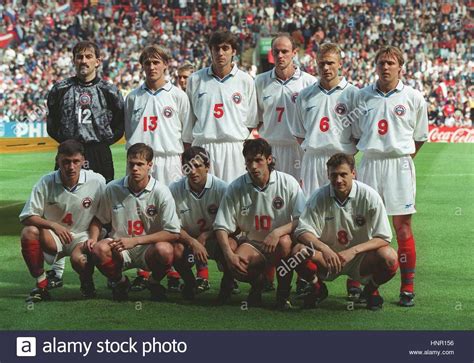 Download this stock image: RUSSIA TEAM GROUP EURO 96 18 June 1996 ...