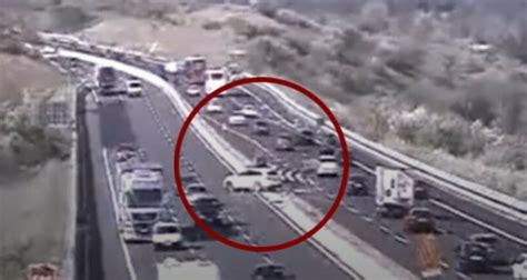 Fa Inversione A U In Autostrada Incastrato Dal Video Me Lo Ha