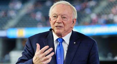 Report Jerry Jones Is Making Incredibly Lucrative Offers To College Athletes