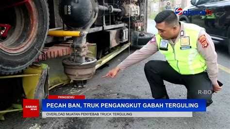 Pecah Ban Truk Pengangkut Gabah Terguling Di Jalinbar Pringsewu