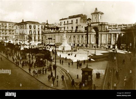 Piazza Dante Napoli Hi Res Stock Photography And Images Alamy