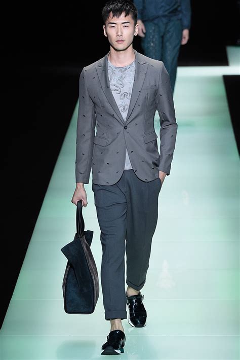 [PHOTOS] Emporio Armani Men’s Spring 2016 Collection – Footwear News