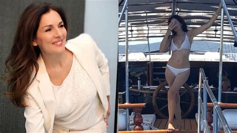 Andrea Frigerio lució su lomazo a los años postal sexy en bikini desde Croacia Ciudad Magazine