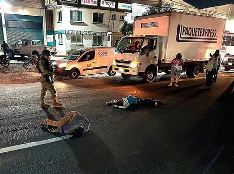 CAMIONETA ARROLLA Y MATA A PAREJA DE MOTOCICLISTAS EN EL PUENTE DE