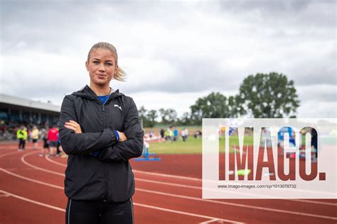 220709 Julia Henriksson Ifk Helsingborg Poserar Foer Ett Portraett