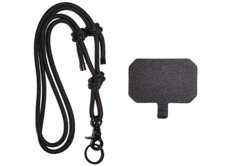 An Image Of A Black Leash With A Clip On The End And A Cord Attached To It