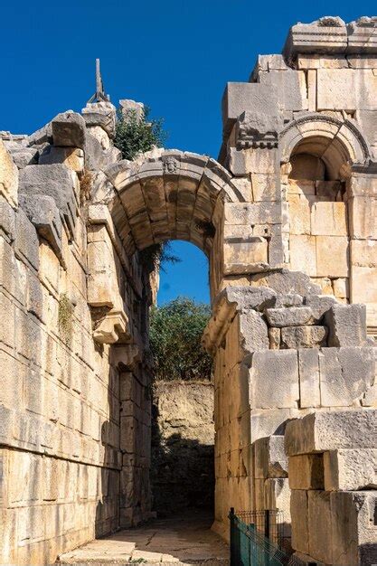 Ruinas Del Teatro Antiguo En Myra Demre Turqu A Una Capa De Suelo