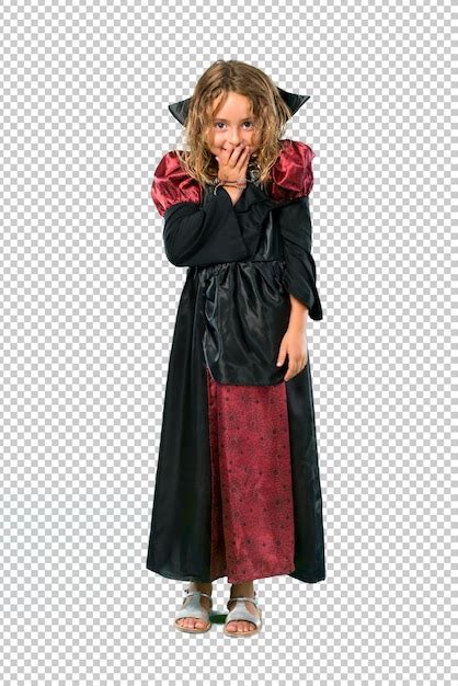 Ni O Vestido Como Un Vampiro En Las Vacaciones De Halloween Riendo