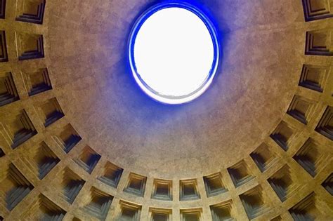 Recorrido por la ciudad clásica de Roma con la Fontana de Trevi y el