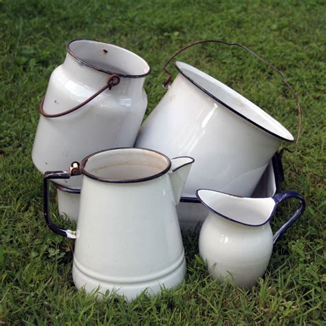 I Love Collecting: VINTAGE ENAMELWARE