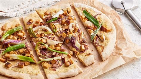 Knusprige Zwiebelpizza Mit R Uchertofu