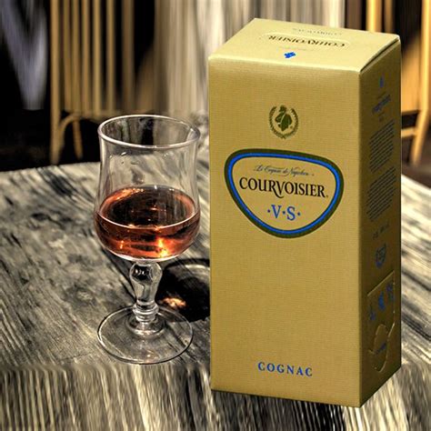 Коньяк Курвуазье (Courvosier): отзывы покупателей и виды французского ...