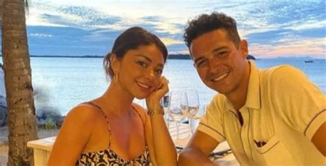 Bip Wells Adams Sarah Hyland Celebrate One Year Married