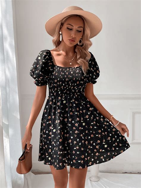 SHEIN VCAY Vestido Con Estampado Floral De Cuello Cuadrado De Manga