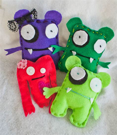 Felt Monster Tutorial - Just Short of Crazy