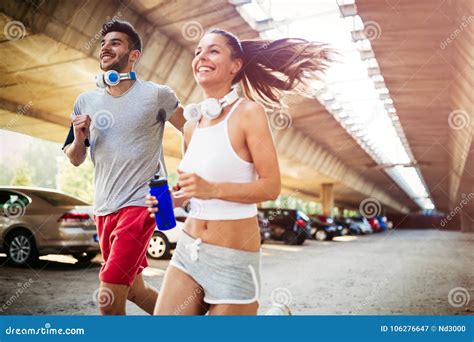 Friends Fitness Training Together Outdoors Living Active Healthy Stock Image Image Of Latin