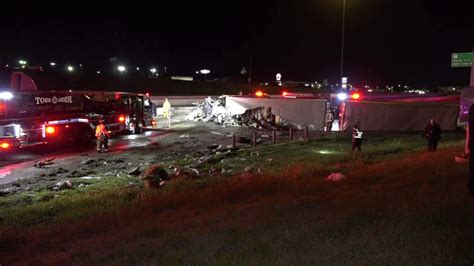 Fiery 18 Wheeler Crash Closes I 45 In Hutchins Nbc 5 Dallas Fort Worth