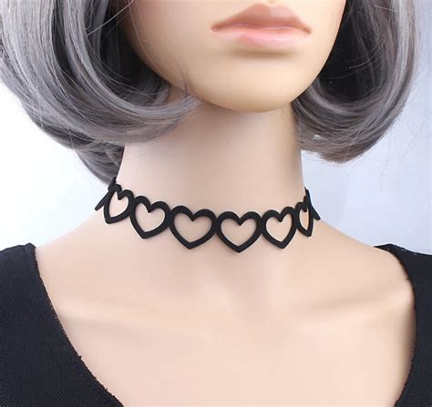 2017 New Hollow Out Love Heart Chokers Black Velvet Choker Necklace