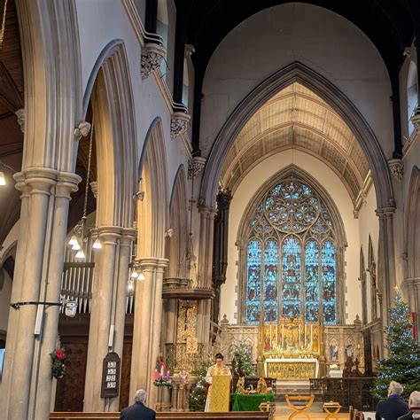 St Gabriel's Church, Pimlico - The Eighth Station: Jesus meets the