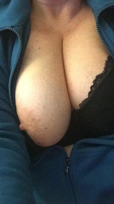 Just Relaxing On A Sunday Night Porn Pic