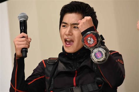 盛り上げる押田岳。 「仮面ライダージオウ」から「ゼロワン」へ、奥野壮が高橋文哉にバトン託す 画像・動画ギャラリー 335 映画ナタリー