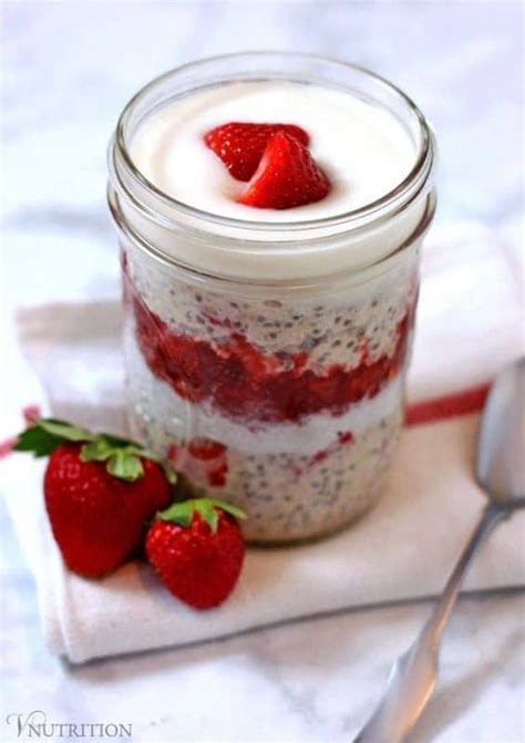 Strawberry Overnight Oats