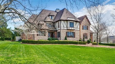 10 Stunning Million-Dollar Homes In Tennessee