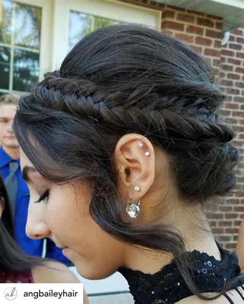 18 Gorgeous Hairstyle Ideas for Homecoming 2023