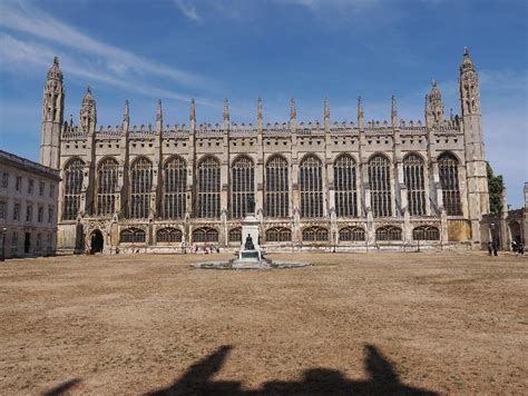 Cambridge England King S College Frotn Court And Chapel Dry Lawn