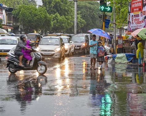 Mumbai Weather Heavy Unseasonal Rains Lash Mumbai And Satellite Cities