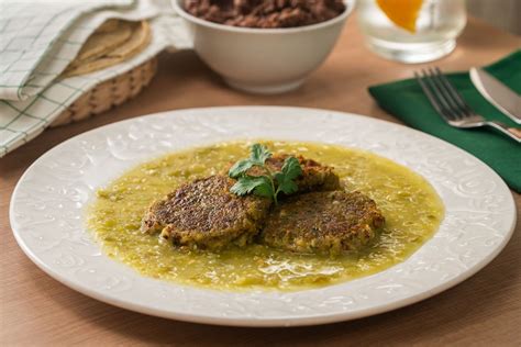 Tortitas De Lentejas En Salsa Verde Gmate