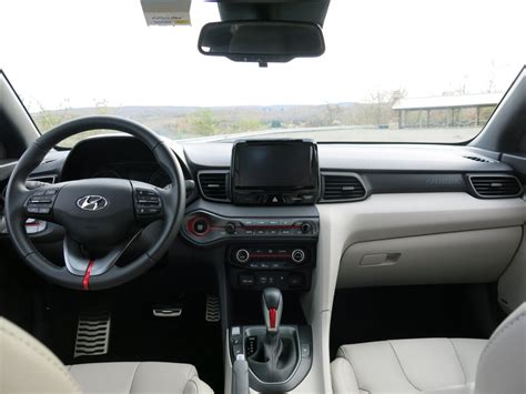 2021 Hyundai Veloster: 144 Interior Photos | U.S. News