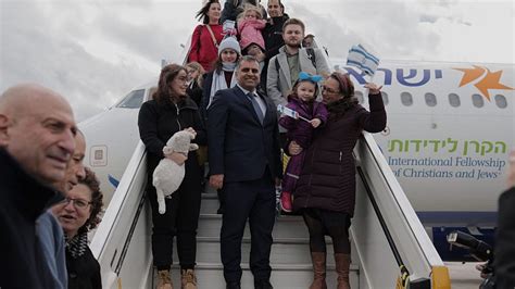 90 Ukrainian Jewish refugees come home to Israel | Jewish Website