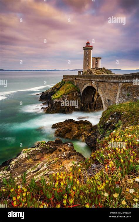 Phare Du Petit Minou Lighthouse Brittany France Stock Photo Alamy