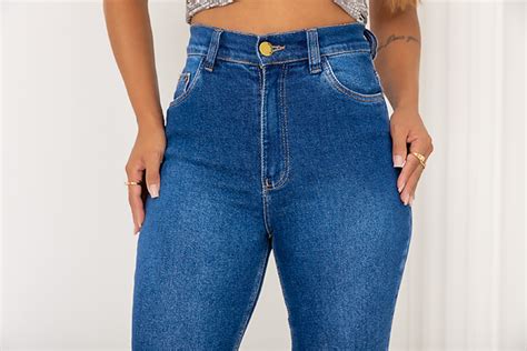 Cal A Jeans Flare Hot Pants Barra Desfiada E Abertura Lateral Atacado Feminina Revanche