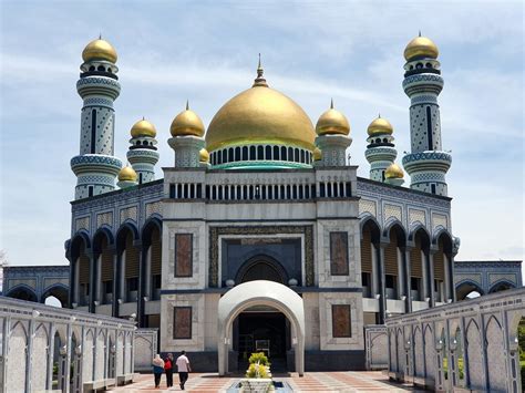 Jame 'Asr Hassanil Bolkiah Mosque | Southeast Asia Travel