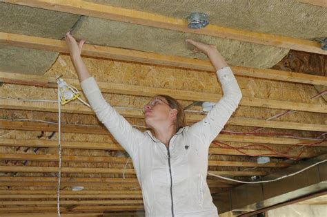 Zvuková izolace stropu v bytě: materiály a technologie