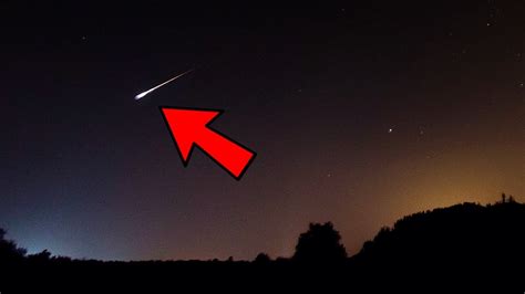 Falling Meteor Caught On Camera Youtube