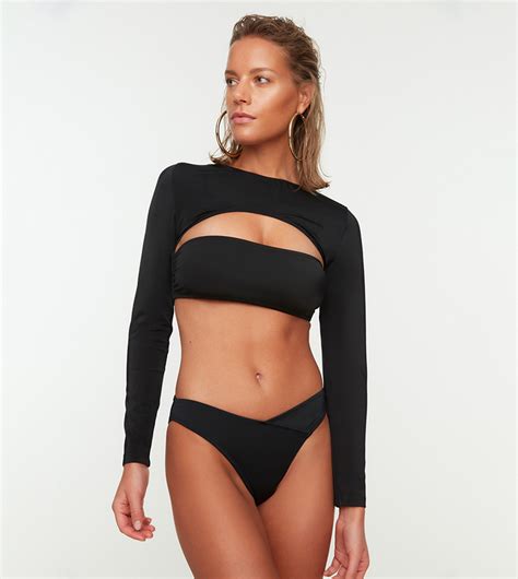 Buy Trendyol V Cut Bikini Bottoms In Black Thstreet Uae