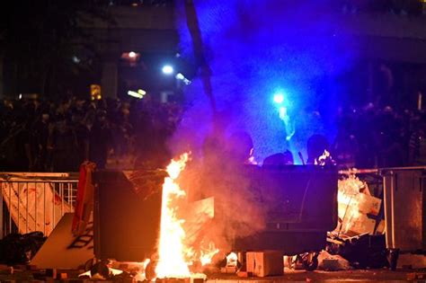 Los Manifestantes De Hong Kong Desaf An Con Violencia La Prohibici N De